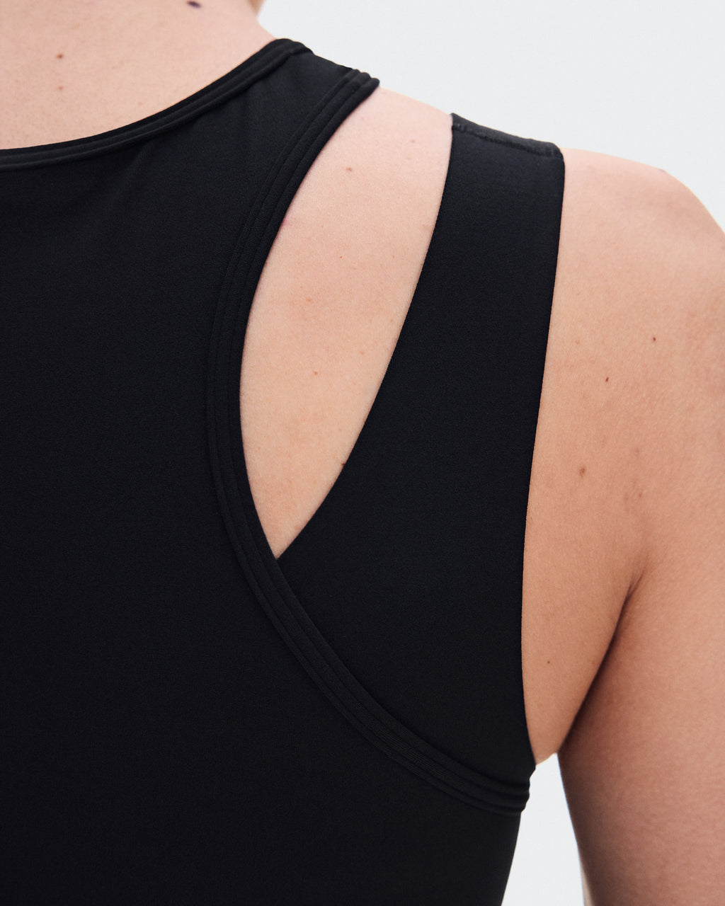 Studio Asymmetric Crop